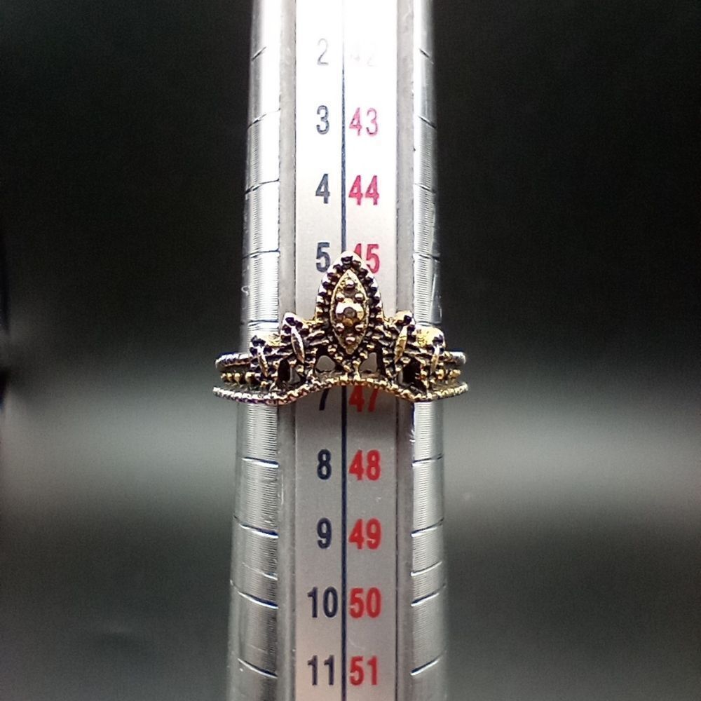 Pharaohs queen crown ring size 6.5 R220